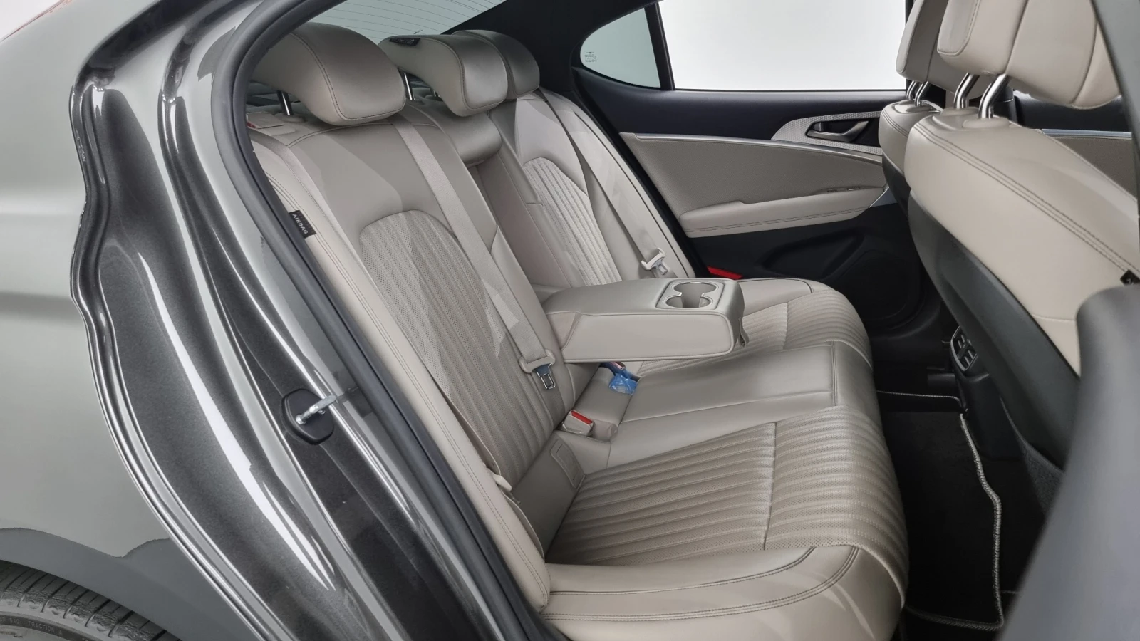 Genesis G70 2.0T* ДИСТРОНИК* ПОДГРЕВ* ОБУДХВАНЕ* КАМЕРИ, снимка 11 - Автомобили и джипове - 55038841