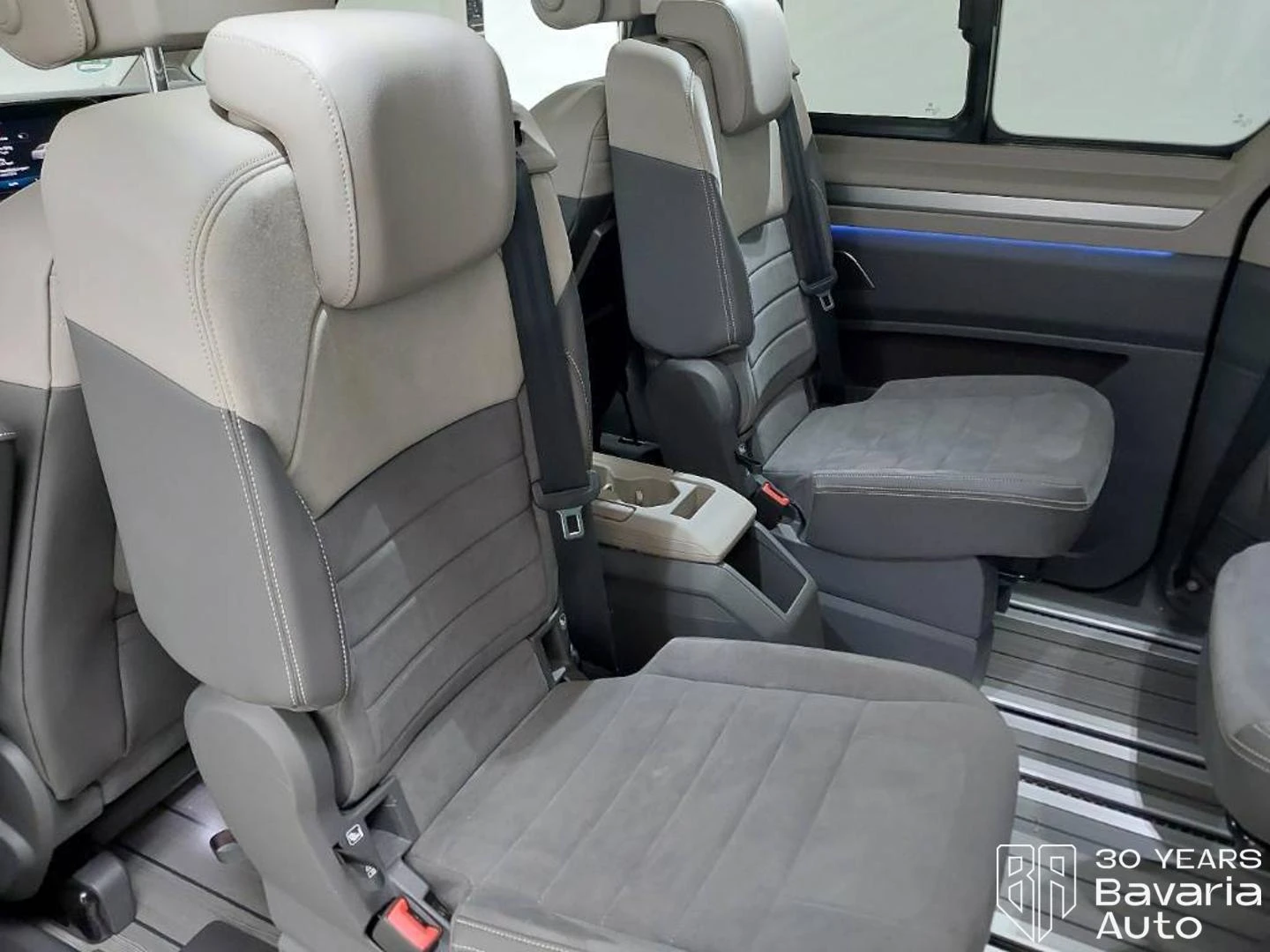VW Multivan Style long DSG Easy Open Basic, снимка 9 - Автомобили и джипове - 55171326