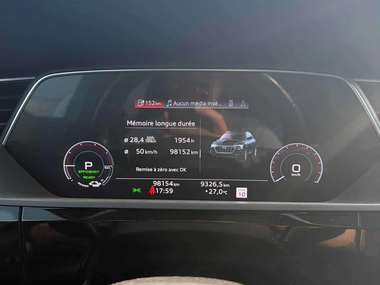 Audi E-Tron * TECHNIK * 360 КАМЕРА* ОБДУХВАНЕ* ПАНОРАМА* HEAD , снимка 14 - Автомобили и джипове - 55472122