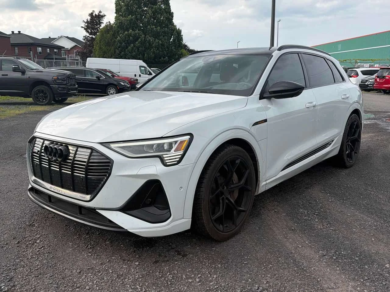 Audi E-Tron * TECHNIK * 360 КАМЕРА* ОБДУХВАНЕ* ПАНОРАМА* HEAD 