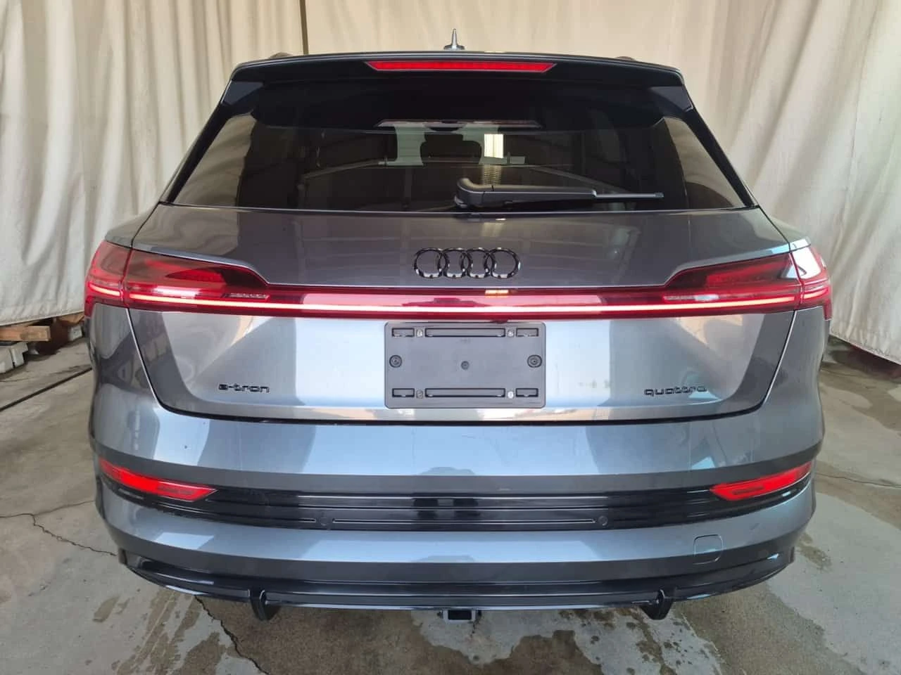 Audi E-Tron * TECHNIK * CARFAX * ОПЦИЯ ЗА ФИНАНСИРАНЕ, снимка 17 - Автомобили и джипове - 55664359