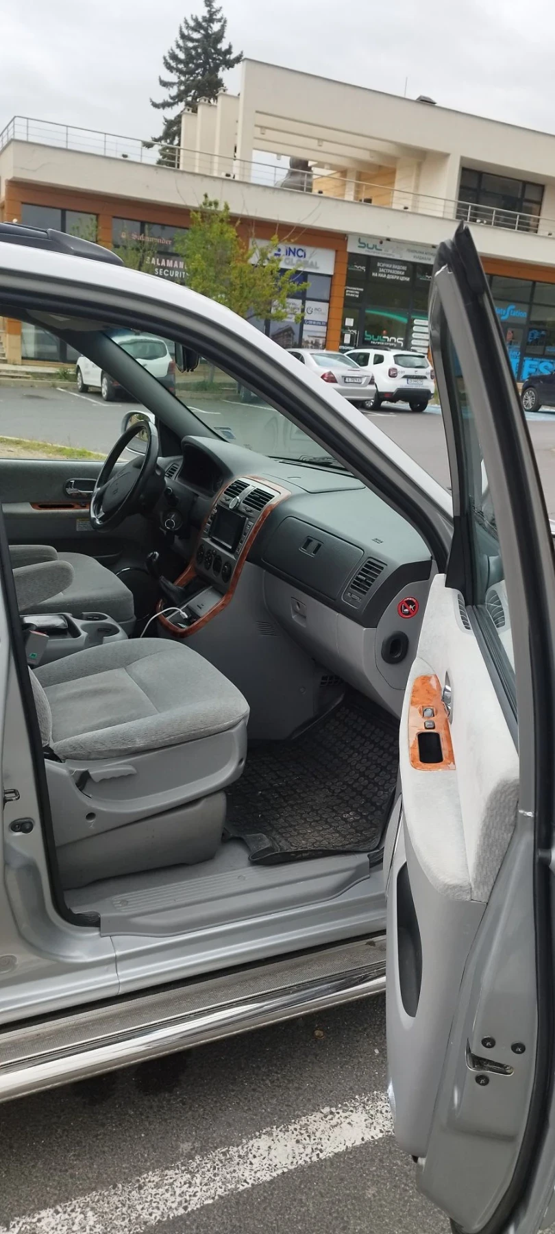 Kia Carnival Limited Edition , снимка 6 - Автомобили и джипове - 55711305