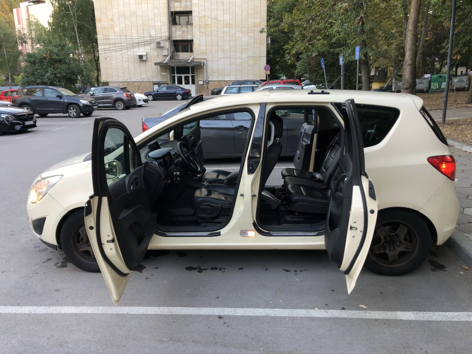 Opel Meriva, снимка 12 - Автомобили и джипове - 56414819