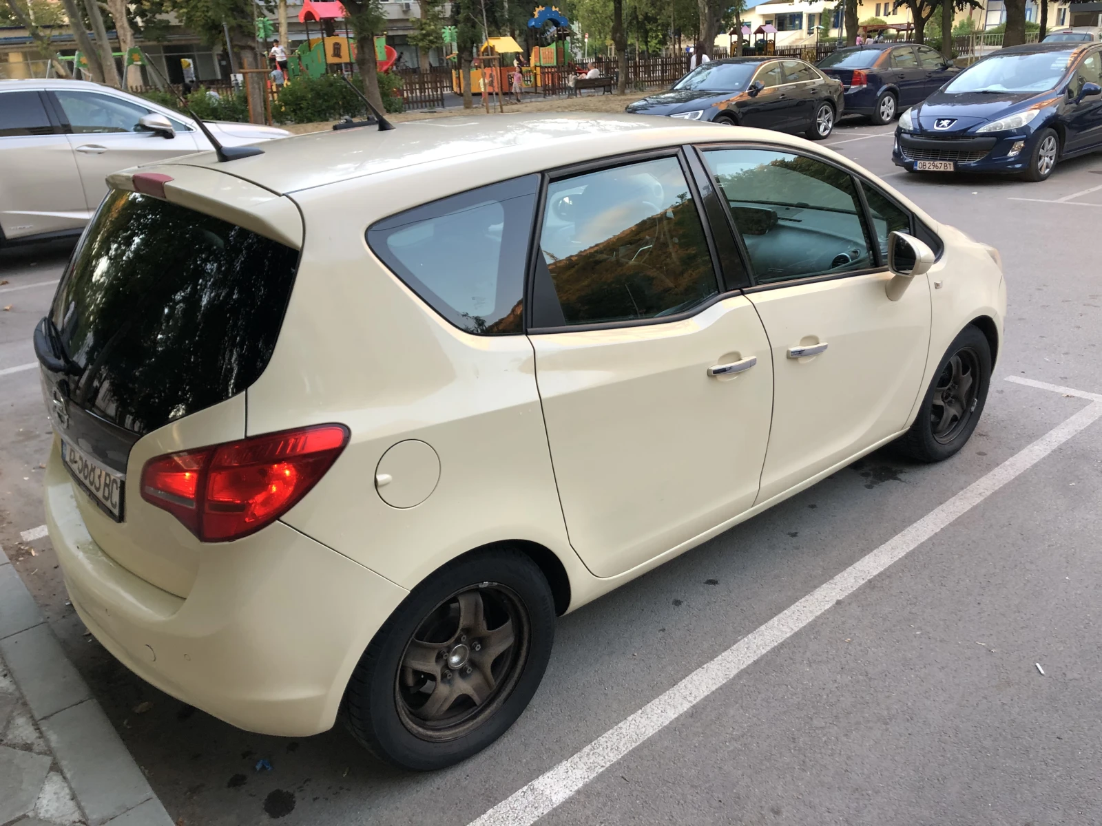 Opel Meriva, снимка 4 - Автомобили и джипове - 56414819