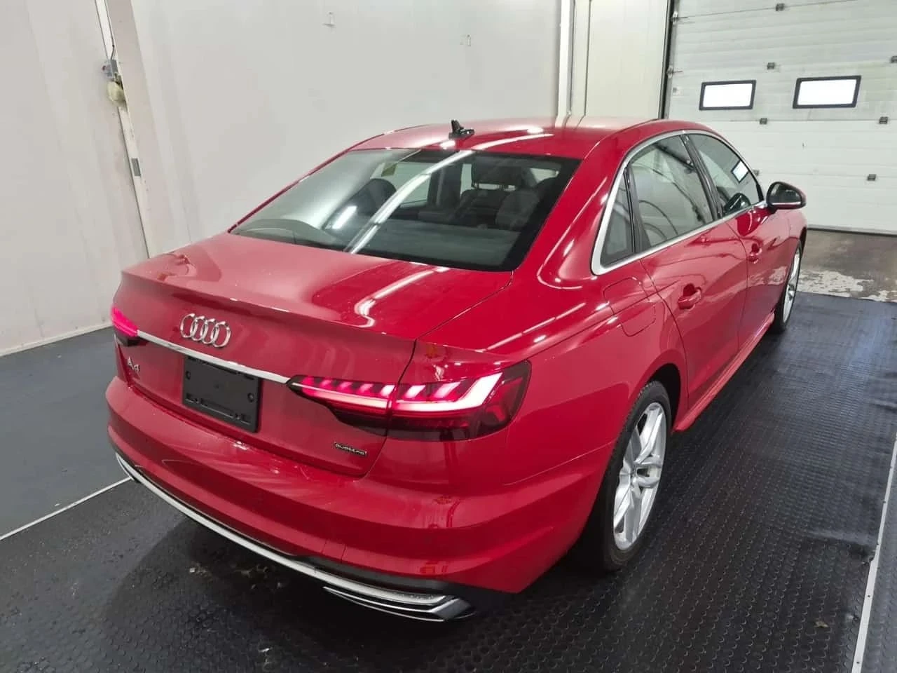 Audi A4, снимка 3 - Автомобили и джипове - 56685529