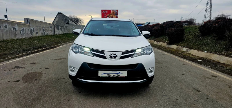 Toyota Rav4 2.2 D4D, снимка 6 - Автомобили и джипове - 48997910