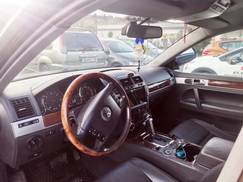 VW Touareg 3.0 TDI , снимка 4 - Автомобили и джипове - 52240090