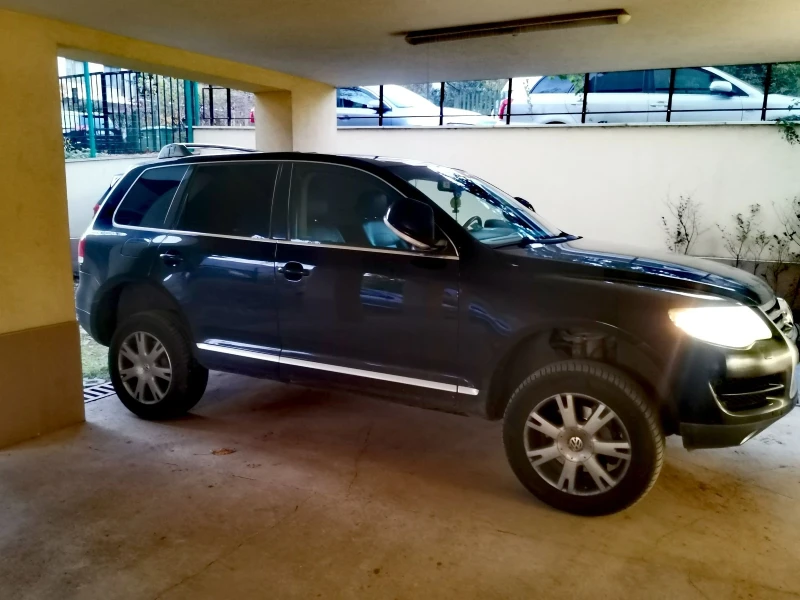 VW Touareg 3.0 TDI , снимка 6 - Автомобили и джипове - 52240090