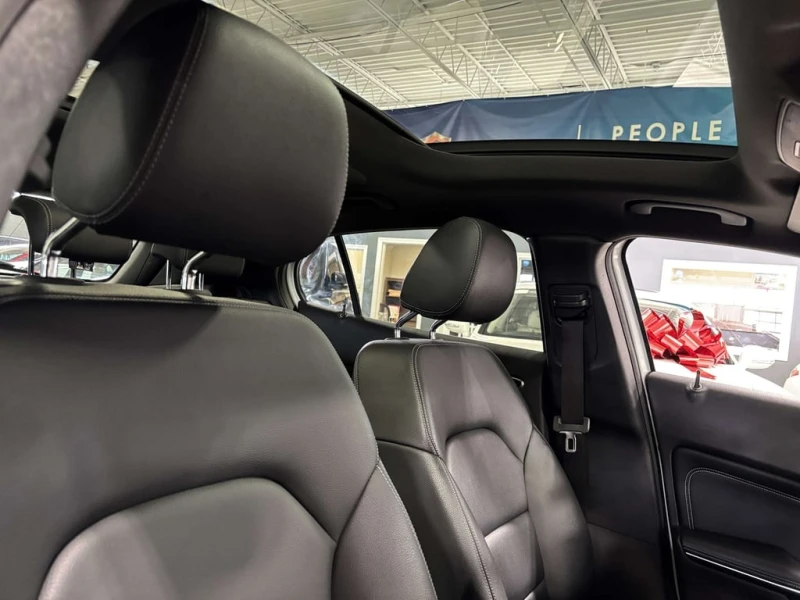 Mercedes-Benz GLA * GLA250 4M * CARFAX * ЦЕНА ДО БГ, снимка 12 - Автомобили и джипове - 53087180