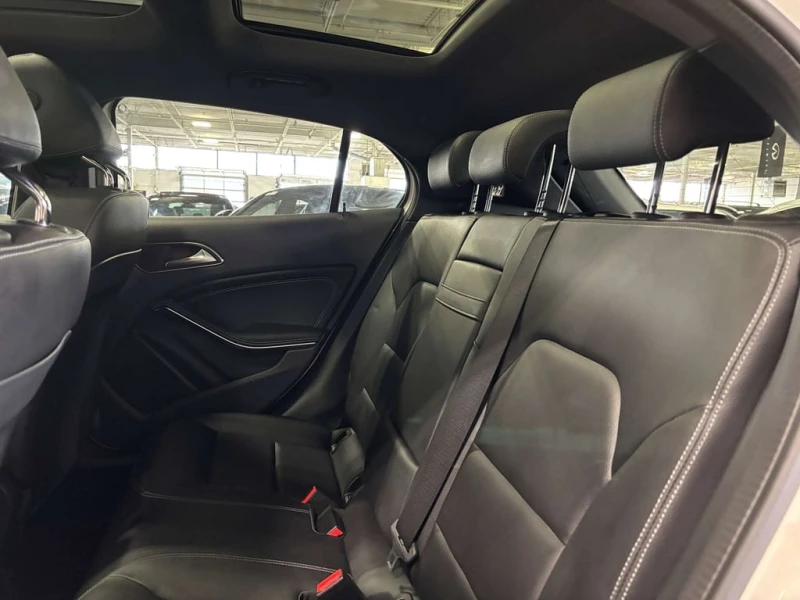 Mercedes-Benz GLA * GLA250 4M * CARFAX * ЦЕНА ДО БГ, снимка 8 - Автомобили и джипове - 53087180