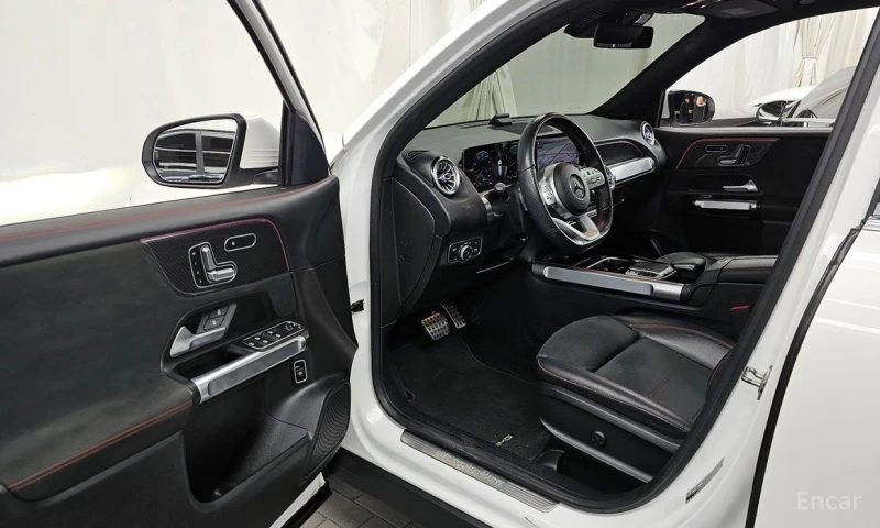 Mercedes-Benz GLB, снимка 10 - Автомобили и джипове - 53328877