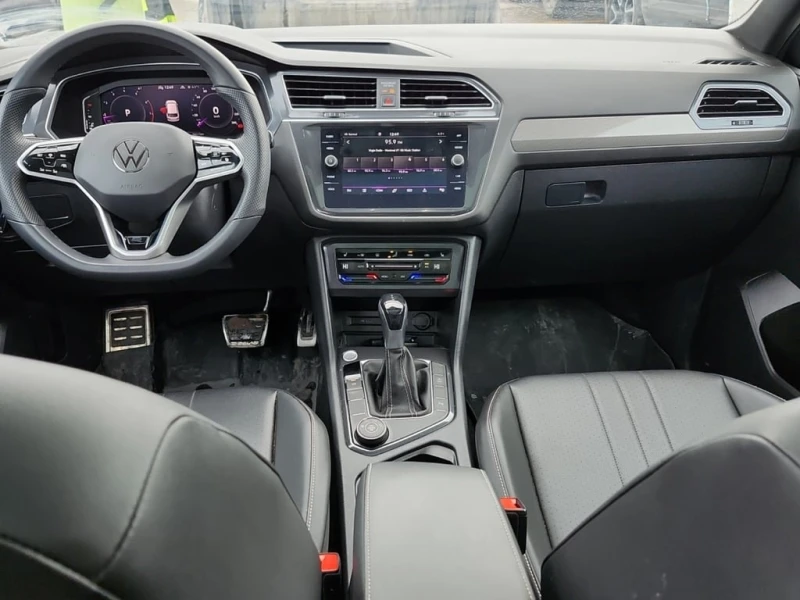 VW Tiguan / R Line Black Edition / 4MOTION /, снимка 8 - Автомобили и джипове - 53371039