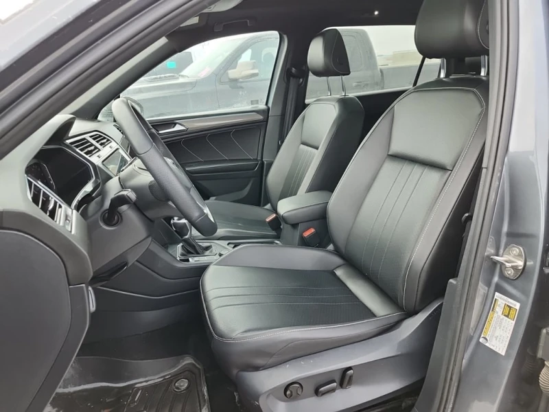 VW Tiguan / R Line Black Edition / 4MOTION /, снимка 7 - Автомобили и джипове - 53371039