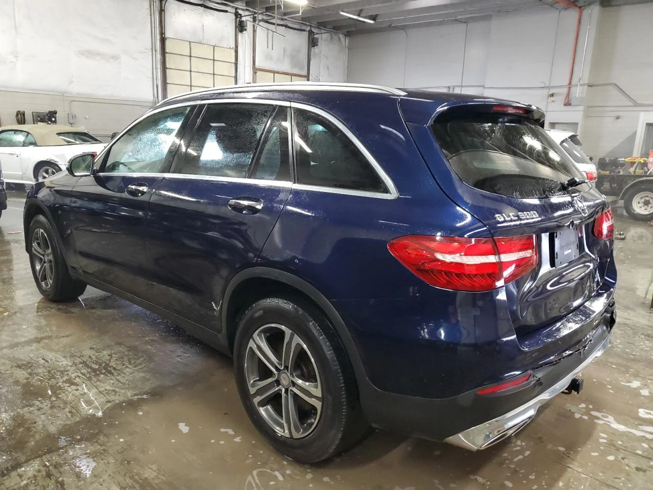 Mercedes-Benz GLC 300 4MATIC* Дистроник* Подгрев* 9G-Tronic* Пано*  - изображение 3