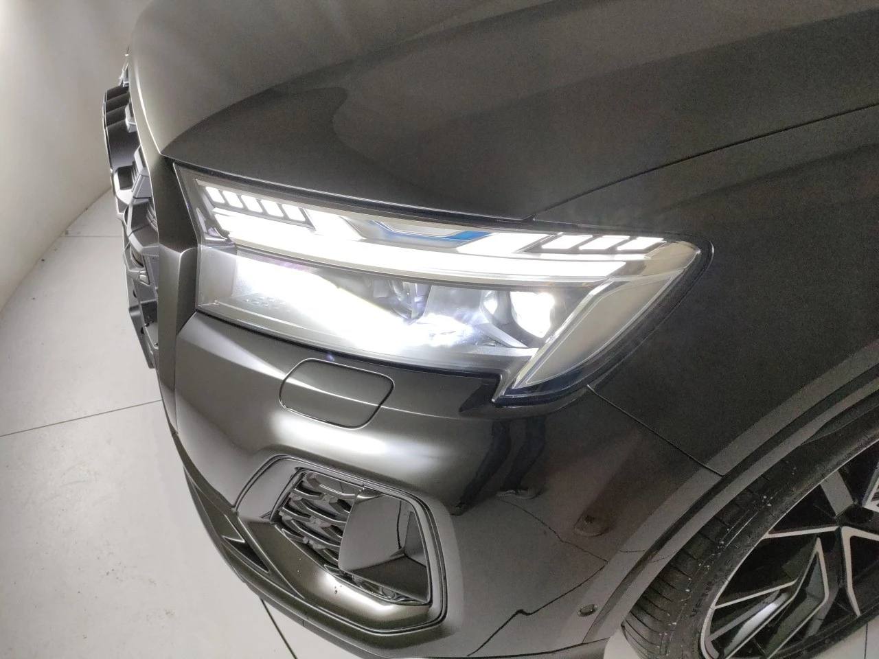 Audi Q7 50TDI Mhev S-Line Quattro - изображение 4