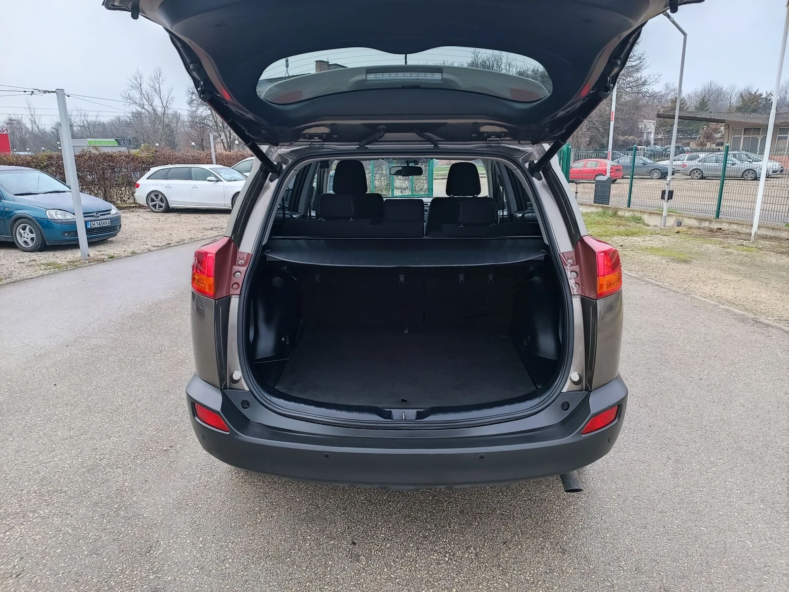 Toyota Rav4 2.0i-151��-���������-�������-4�4-NAVI-KEYLESS | Mobile.bg � ����������� 5