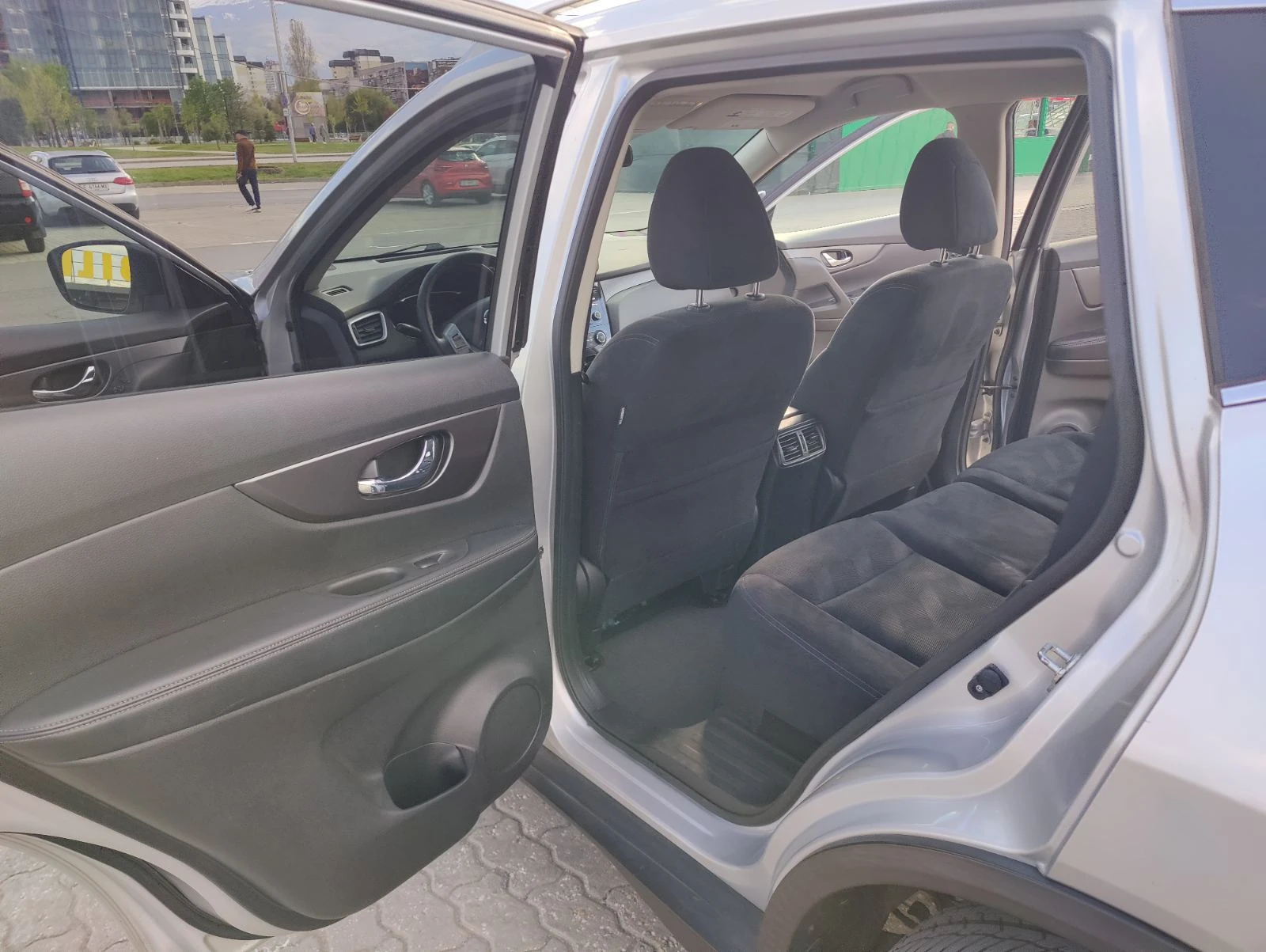 Nissan Rogue, снимка 9 - Автомобили и джипове - 54310156