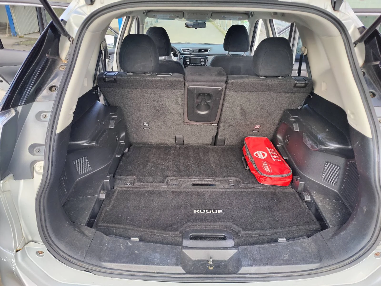 Nissan Rogue, снимка 11 - Автомобили и джипове - 54310156