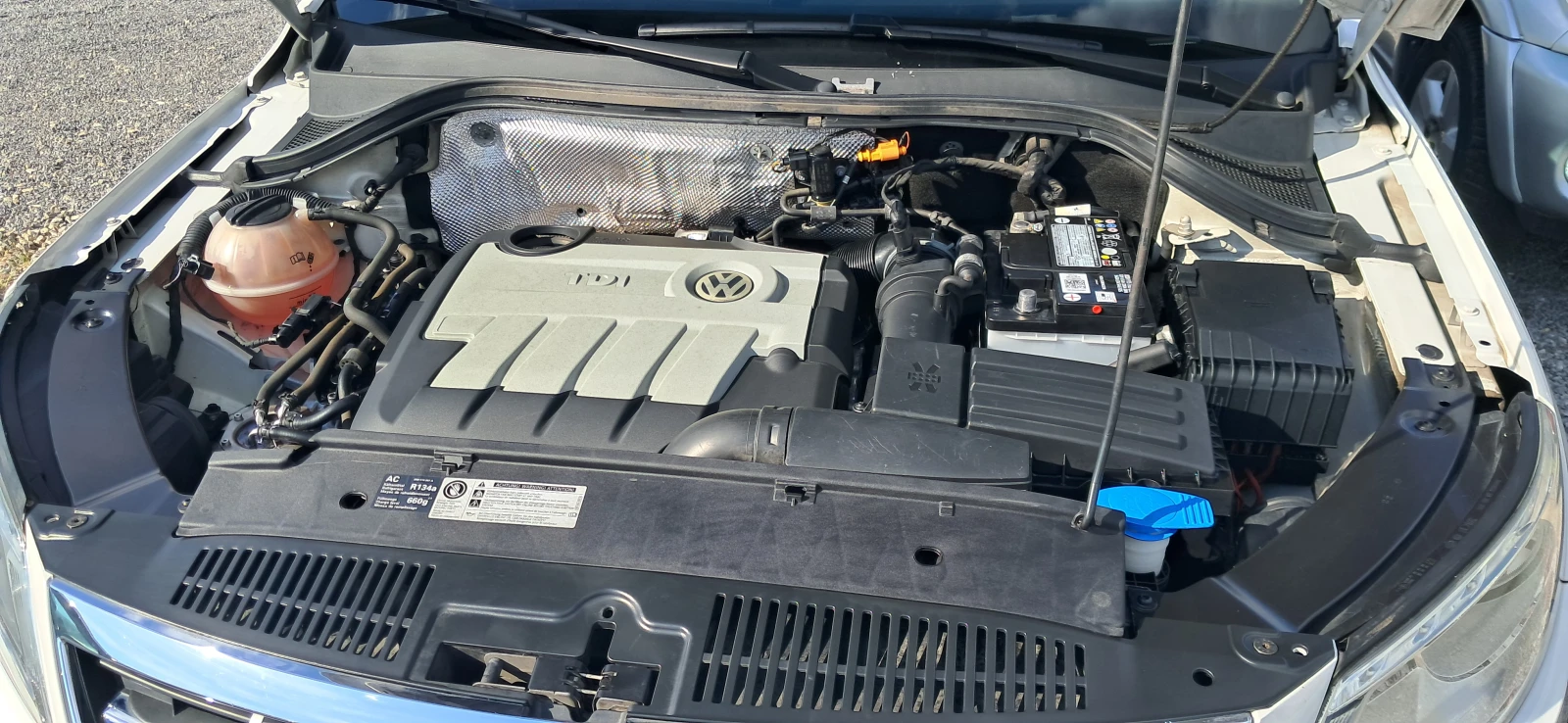 VW Tiguan 2.0TDI 4X4, снимка 11 - Автомобили и джипове - 54443490