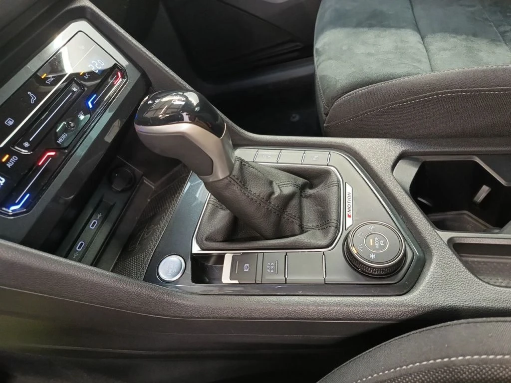 VW Tiguan 2.0 TDI 150 SCR 4Motion Life, снимка 7 - Автомобили и джипове - 55725615