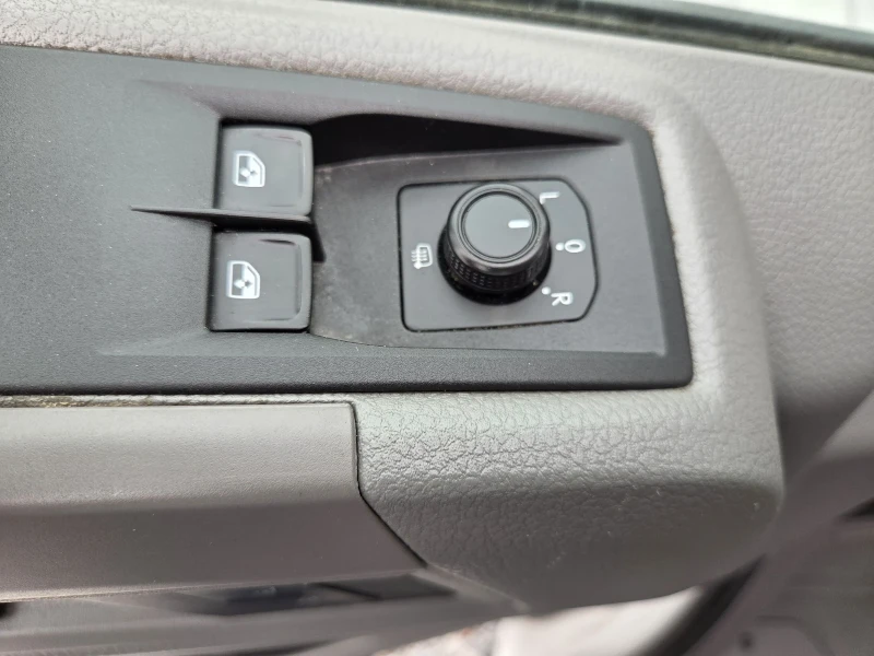 VW Crafter 2.0 TDI, Падащ борд, Климатик, До 3.5 тона, снимка 12 - Бусове и автобуси - 51801106