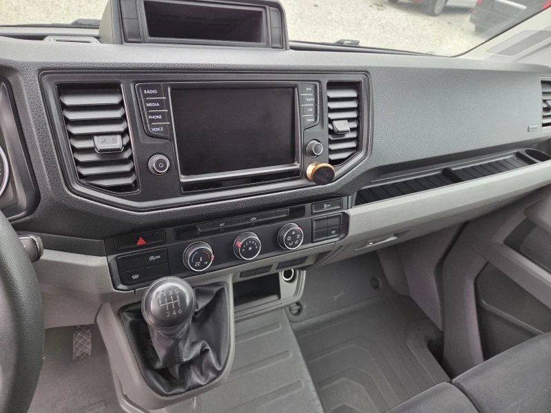 VW Crafter 2.0 TDI, Падащ борд, Климатик, До 3.5 тона, снимка 11 - Бусове и автобуси - 51801106