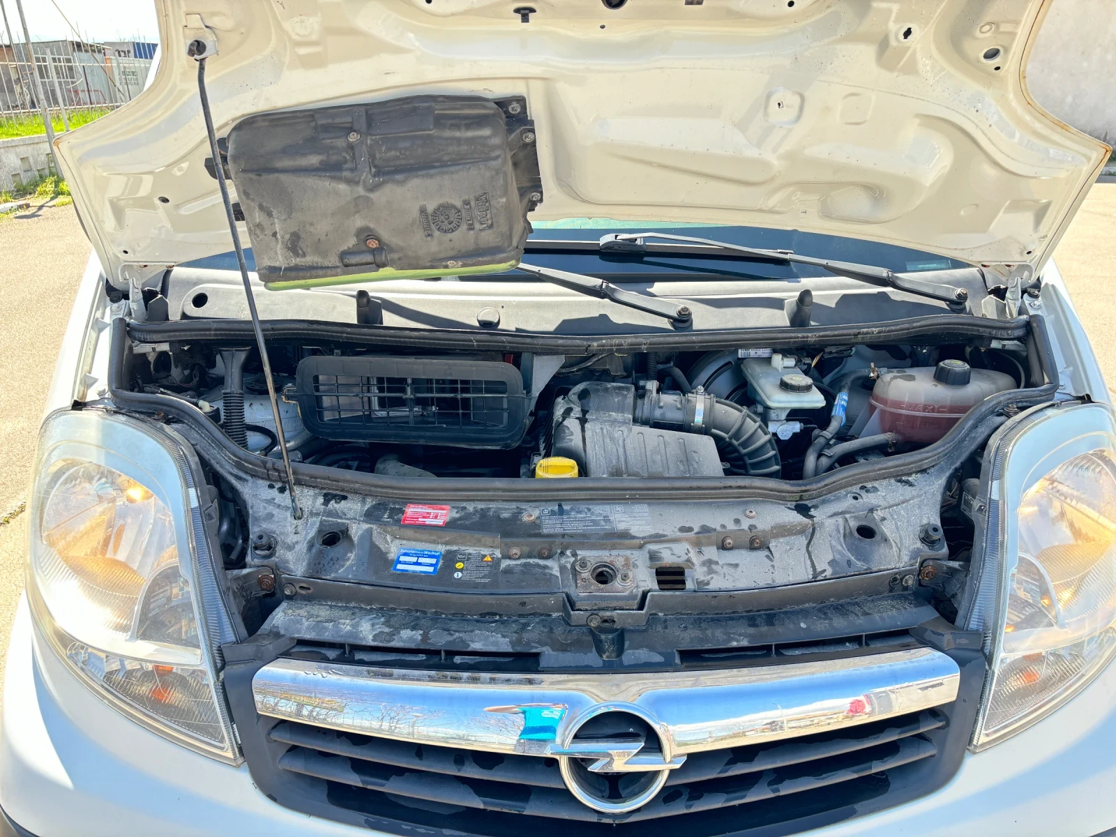 Opel Vivaro Дълга база - 6 скорости - изображение 4