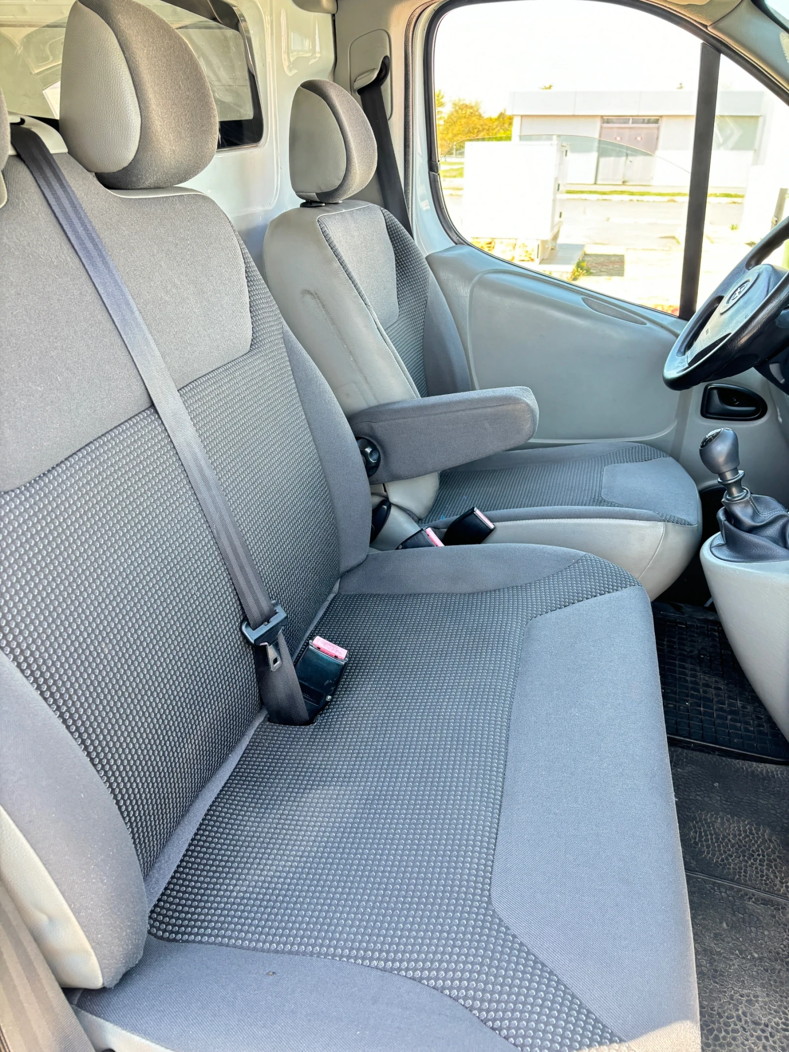 Opel Vivaro Дълга база - 6 скорости - изображение 7
