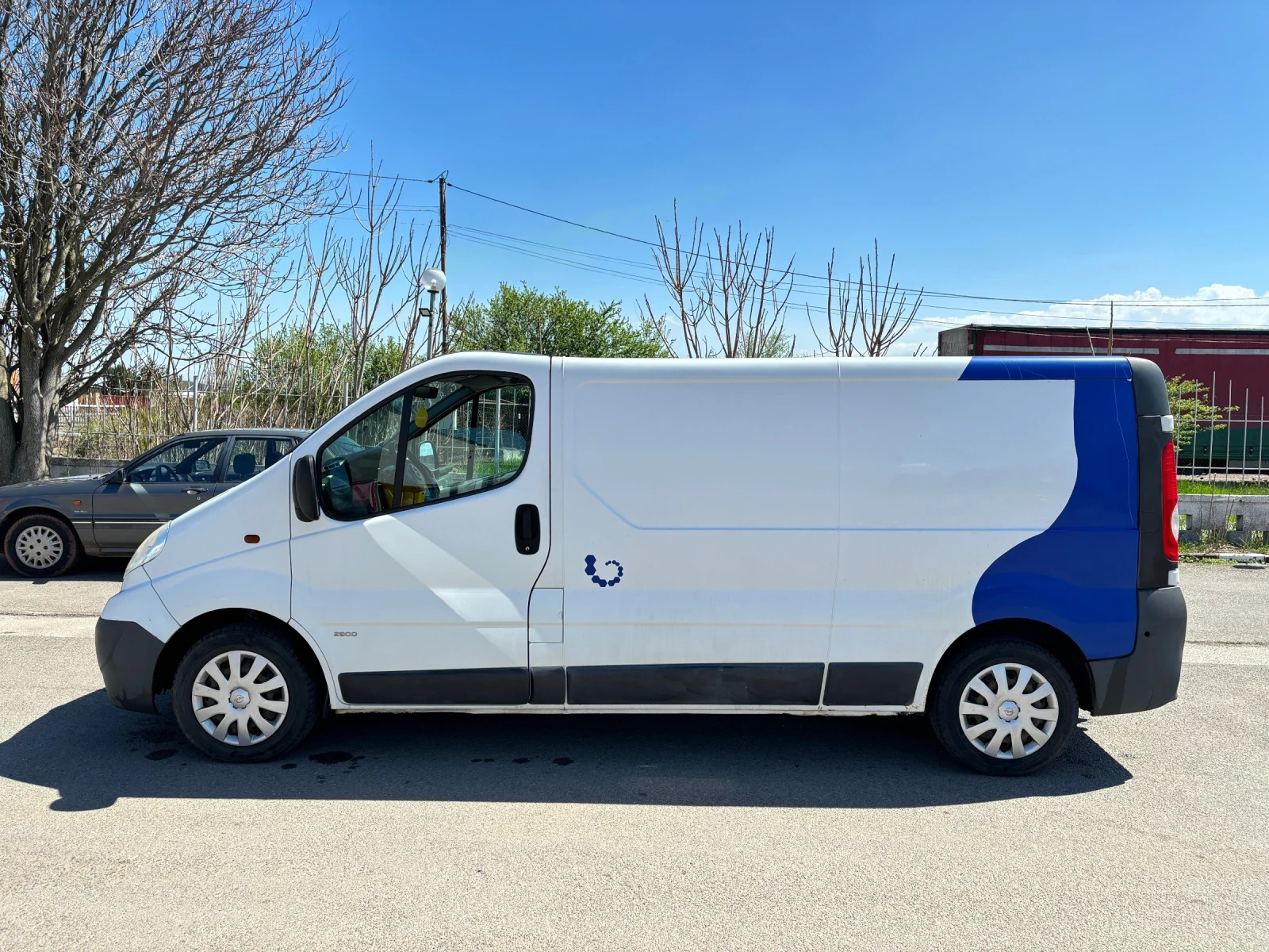 Opel Vivaro Дълга база - 6 скорости - изображение 10