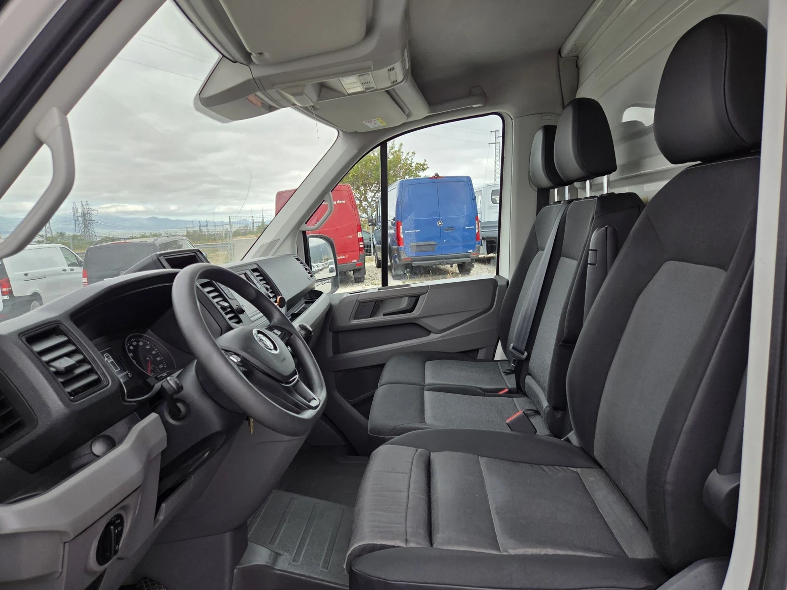 VW Crafter 2.0 TDI, Падащ борд, Климатик, До 3.5 тона - изображение 9