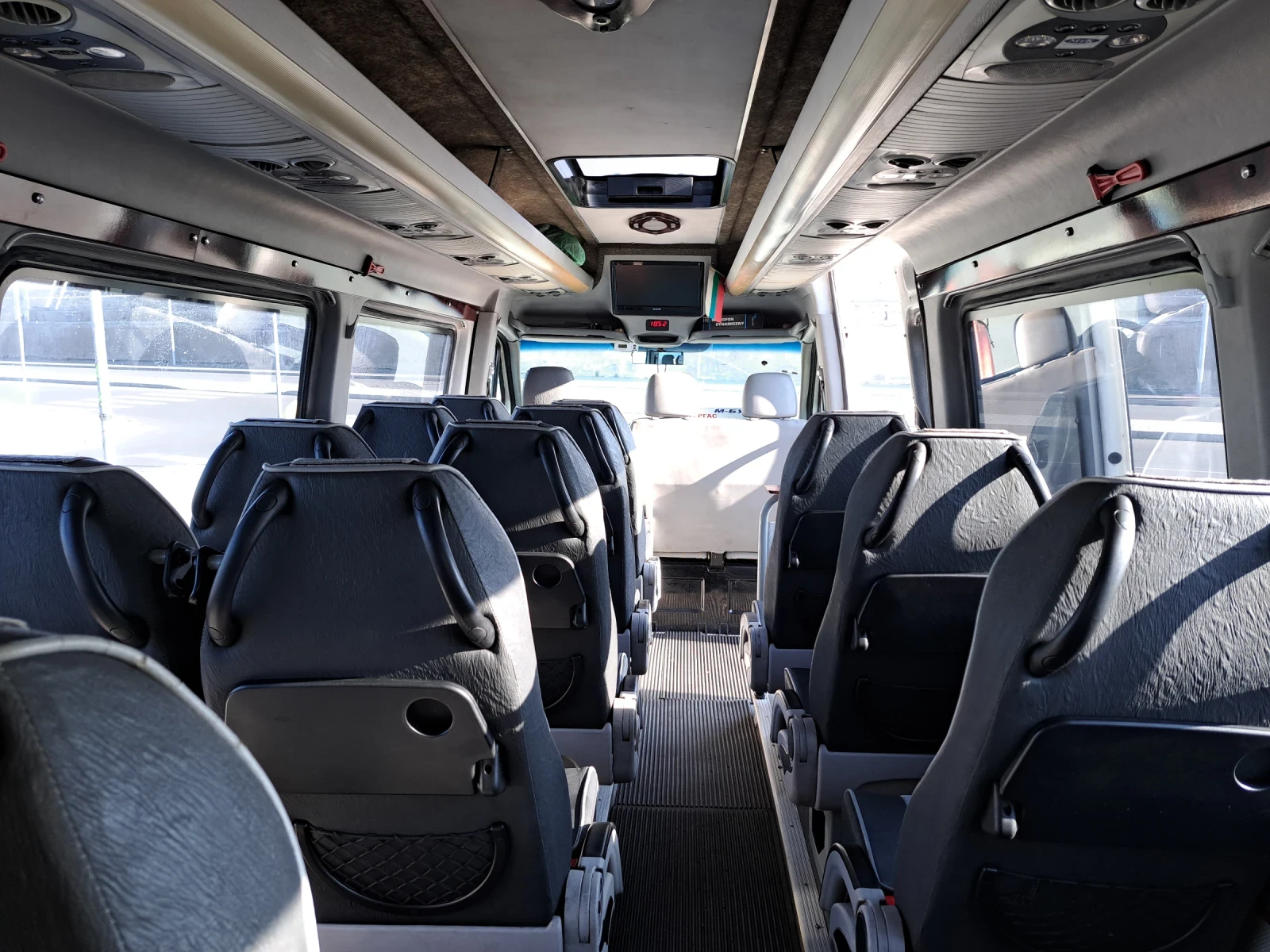 VW Crafter 2.5TDI 136PS, снимка 2 - Бусове и автобуси - 55595743