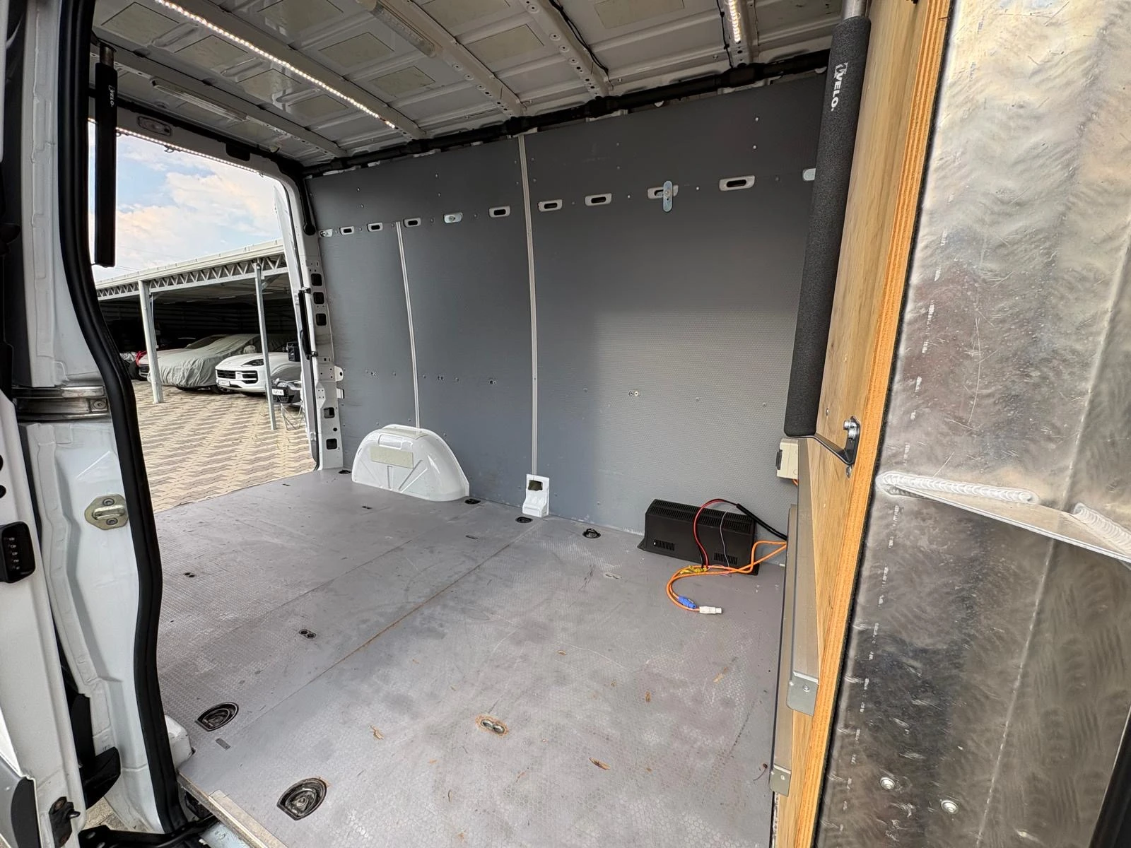 Mercedes-Benz Sprinter 314CDI/L2H2/Navi/Multy/Klima/6 speed/140 хил.км.!!, снимка 10 - Бусове и автобуси - 55619445