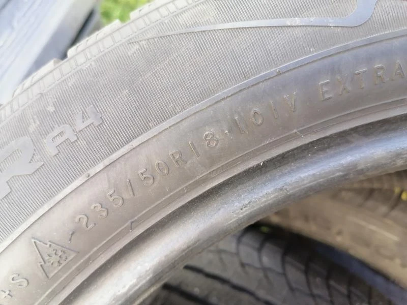 Гуми Зимни 235/50R18, снимка 10 - Гуми и джанти - 32080798