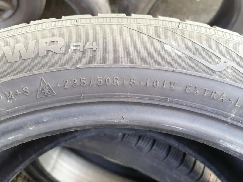 Гуми Зимни 235/50R18, снимка 8 - Гуми и джанти - 32080798