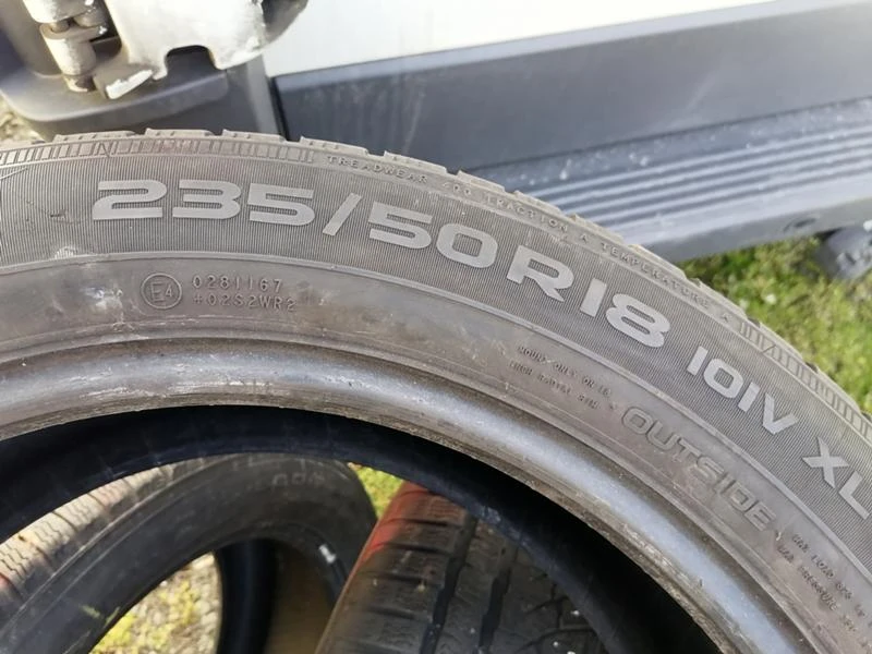 Гуми Зимни 235/50R18, снимка 6 - Гуми и джанти - 32080798