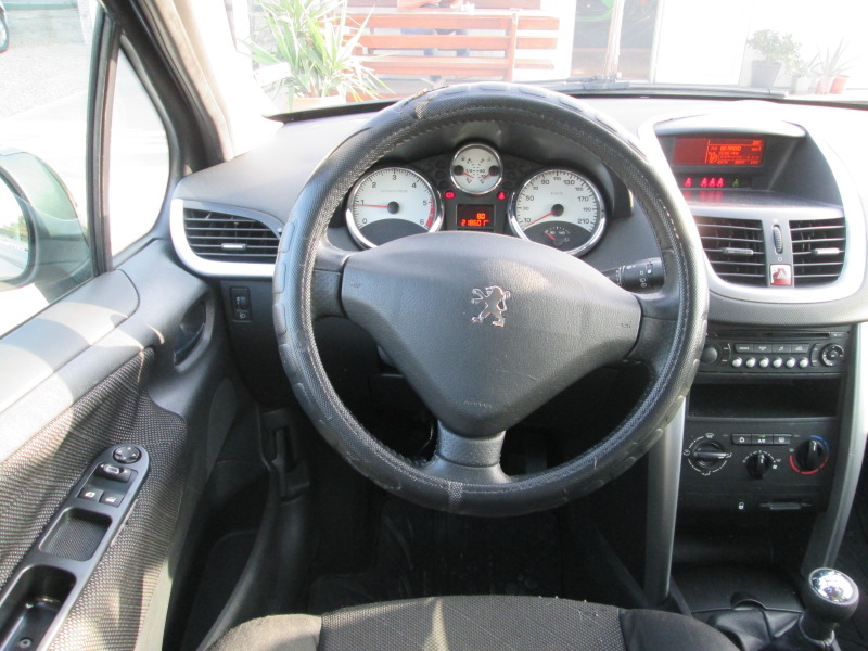 Peugeot 207 1.6HDI, снимка 13 - Автомобили и джипове - 42731106