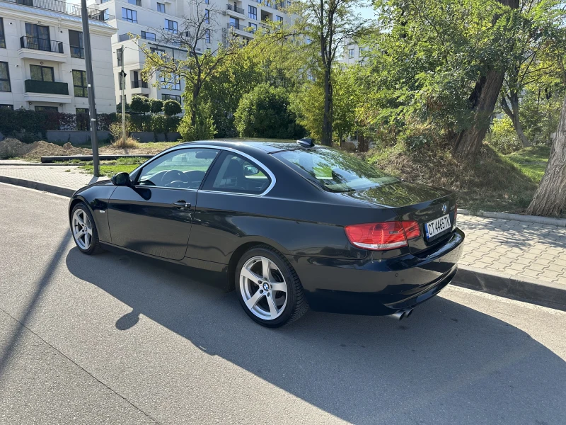 BMW 330, снимка 2 - Автомобили и джипове - 47329127