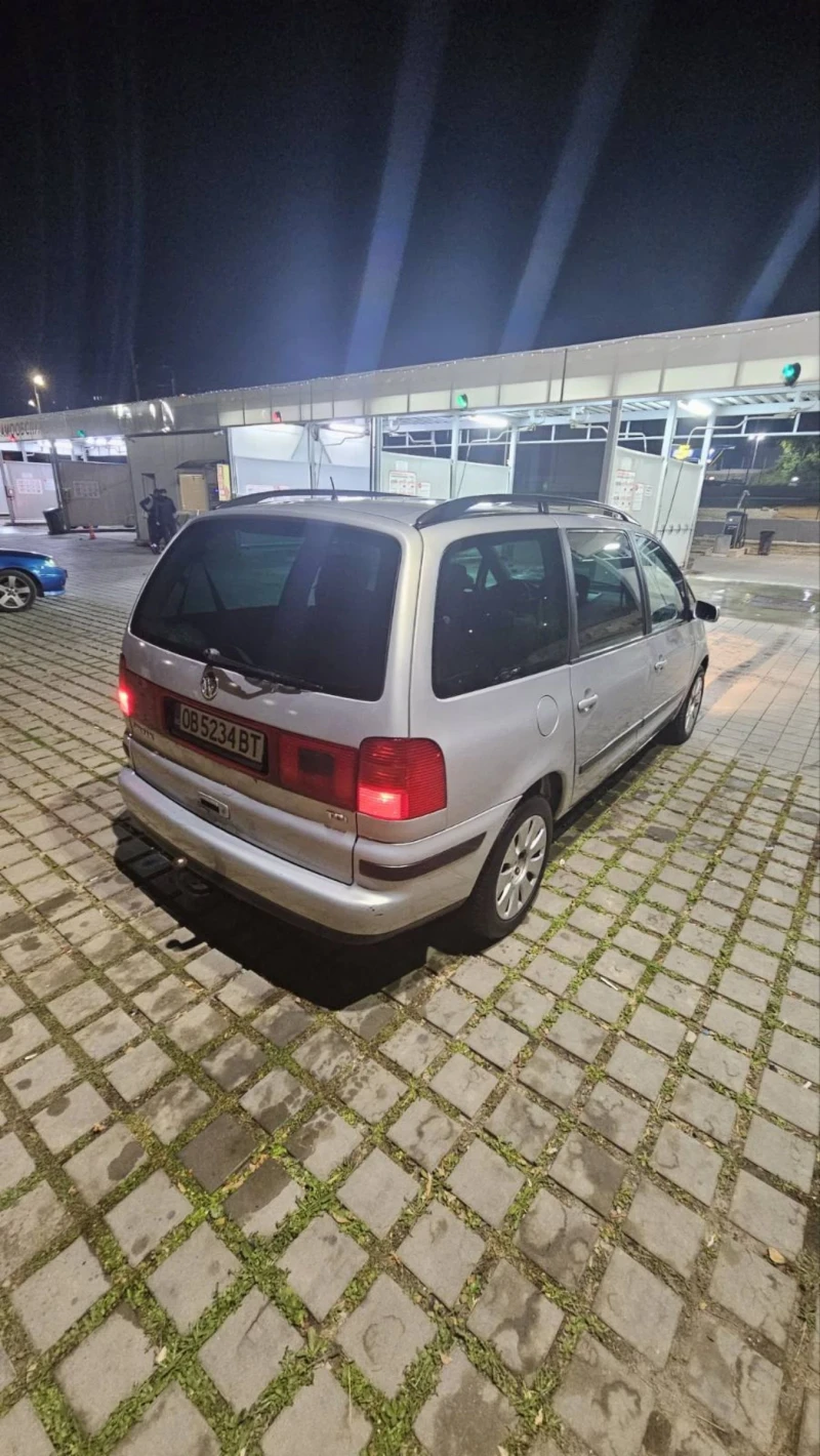 VW Sharan 1.9 tdi 7 места , снимка 3 - Автомобили и джипове - 47655563