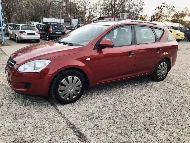 Kia Ceed 1.4i, снимка 11 - Автомобили и джипове - 48071039