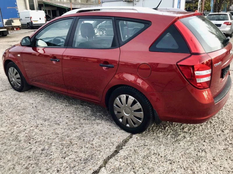 Kia Ceed 1.4i, снимка 10 - Автомобили и джипове - 48071039