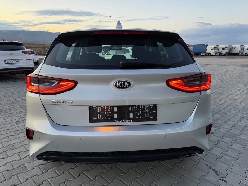 Kia Ceed 1.6crdi, снимка 6 - Автомобили и джипове - 48954529