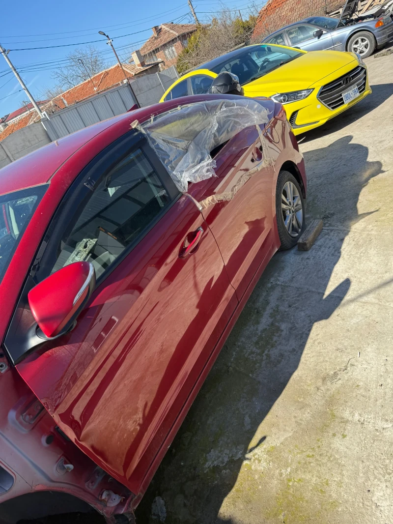 Hyundai Elantra 2.0 147.кс, снимка 5 - Автомобили и джипове - 49388773