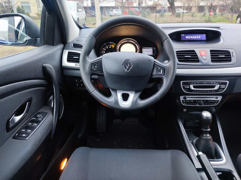 Renault Megane 1.4 Tce 131ps euro5 2012god, снимка 11 - Автомобили и джипове - 49421114