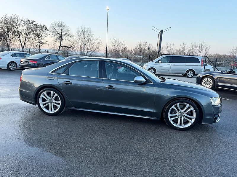 Audi S8 MATRIX-LED-DISTRONIK-360 KAMERI-KARBON-ALKANTAR-!!, снимка 2 - Автомобили и джипове - 49625789