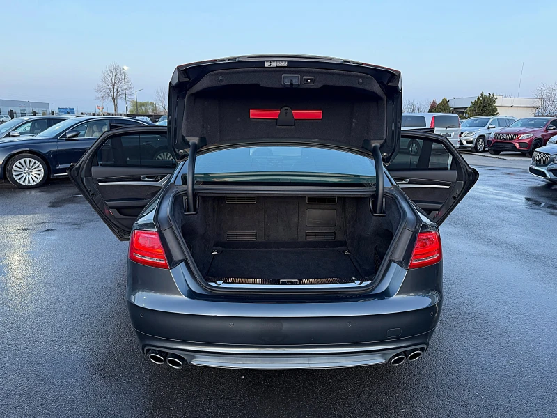 Audi S8 MATRIX-LED-DISTRONIK-360 KAMERI-KARBON-ALKANTAR-!!, снимка 15 - Автомобили и джипове - 49625789