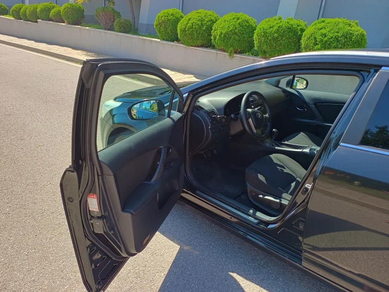 Toyota Avensis, снимка 9 - Автомобили и джипове - 52142609