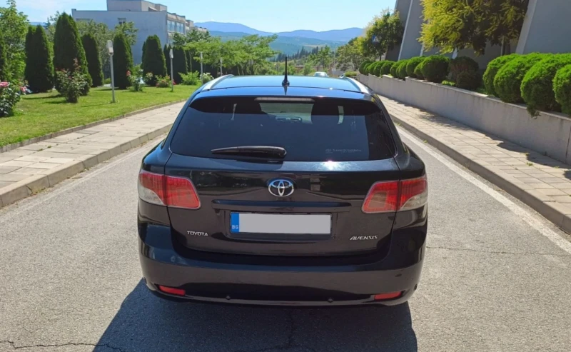 Toyota Avensis, снимка 6 - Автомобили и джипове - 52142609