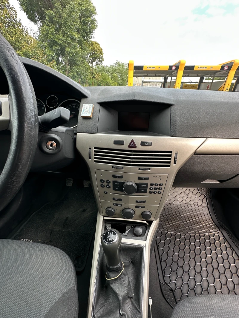 Opel Astra 1.7 GTC, снимка 13 - Автомобили и джипове - 52153801