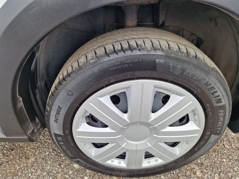 Dacia Sandero 1.5DCI 90HP.STEPWEY ITALIA, снимка 8 - Автомобили и джипове - 52038056