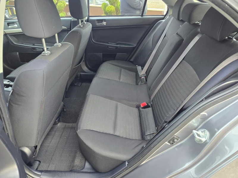 Mitsubishi Lancer 1.6 БЕНЗИН РЕАЛНИ КИЛОМЕТРИ, снимка 14 - Автомобили и джипове - 53052236